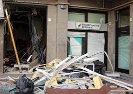 Nasce bpm s.p.a., la nuova banca retail del gruppo in cui confluisce l'intera rete di sportelli di banca popolare di milano. Foggia Bomba Alla Banca Popolare Di Novara I Ladri Si Portano Via Il Bancomat Foto 1 Di 11 La Gazzetta Del Mezzogiorno