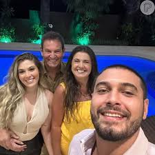 Foto: Luís Ricardo ao lado da mulher, Zahie Mattar, e dos filhos, Luís  Ricardo Júnior e Mayara