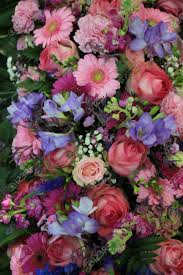 Buongiorno amici, buon martedi' con le immagini del martedi'. Immagini Stock Mazzo Di Fiori Rosa Mista Vari Fiori In Diverse Tonalita Di Rosa E Viola Per Un Matrimonio Image 79942463