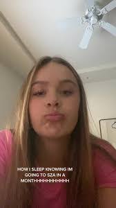 Lili Morrison's Instagram, Twitter & Facebook