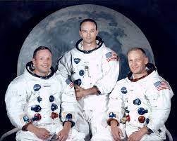 American astronaut michael collins, who stayed behind in the command module of apollo 11 on july 20 apollo 11 astronaut michael collins' official portrait is seen in this july 1969 handout photo. 0pghykrbmwihem
