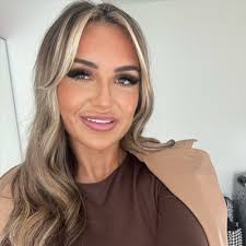 Siobhan Alexander (@siobhana95x)