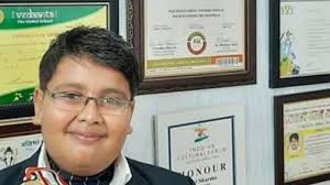 वंडर बॉय' अवि शर्मा को पीएम मोदी ने राष्ट्रीय बाल पुरस्कार से किया  सम्मानित, 12 साल की उम्र में बने वैदिक गणित के गुरु