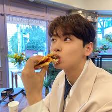 Cha Eun Woo Sarang engadiu unha nova...