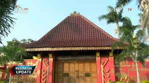 Nowou sesat dalam bahasa indonesia dapat diartikan sebagai balai untuk untuk melakukan. Mengenal Kedatun Keagungan Rumah Adat Khas Lampung