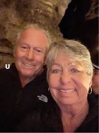 Warm welcome for black baseball player in Alamo neighborhood, 1964