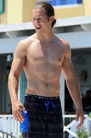 Naked Leo Howard - ThisVid.com features Leo Howard in hot gay sex scenes