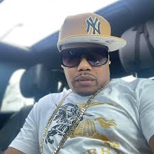 What's up from south Dakota. Need friends asap. Hmu.