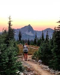 Three Sisters Oregon Highest Elevation Lake In Oregon Oregon Hiking Spots Sunset