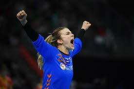 Keepster tess wester, de opbouwsters lois abbingh, laura van der heijden en kelly dulfer, cirkelspeelster danick. Rutte Unieke Prestatie Handbalsters De Limburger Mobile