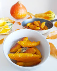 kurbis schupfnudeln in gerosteter salbei butter schupfnudeln selber machen lebensmittel essen rezepte mit schupfnudeln