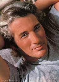 Richard Gere It S The Hair Color We Love I Think Richard Gir Kinozvezdy Portrety Znamenitostej