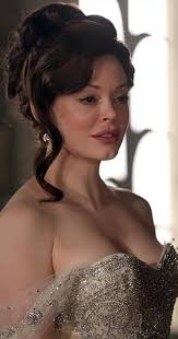 Rose McGowan ko Young Cora ke roop mein dekhkar kya vichar hain? :  r/OnceUponATime