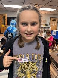 Laura Yost's Instagram, Twitter & Facebook