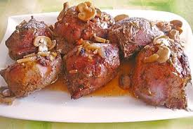 Geschmorte Schweinsbackerl Aus Dem Romertopf Einfache Gerichte Rezepte Fleisch Gerichte