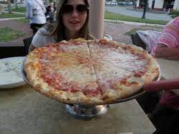 14 Inch Cheese Pizza Great Crust Flavor Picture Of Luna Ristorante Venice Tripadvisor