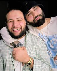 Пока одни стараются как можно ближе подобраться к звездам, другие стремятся с ними больше не пересекаться. Izbili U Vseh Na Glazah Podvergshayasya Zagadochnomu Napadeniyu Zvezda Seriala Molodezhka Svetlana Stepankovskaya Poprosila Zashity U Policii Woman