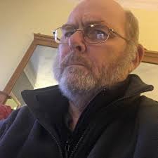 Hi all! I just wanted to introduce myself and share a photo that I took I'm  not very good at taking selfies and I need a bit of a trim