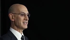 Richaun Holmes' mom suggests goggles after son's ugly eye laceration