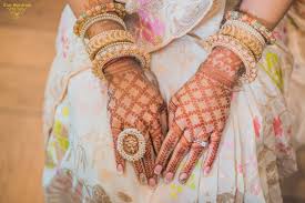 Real Brides Reveal What To Do When You Get Your Period On Your Wedding Day On Your Wedding Day Wedding Dress Preservation Wedding Canvas
