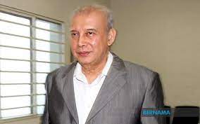 Melaka, bekas pengedar dan penerbit filem lucah, rahim tamby chik memiliki sebuah rumah agam hasil dari pengedaran dan penerbitan filem lucah. Bernama Rahim Tamby Chik Sues Dap Leaders For Defamation