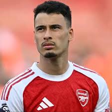 In all honesty, if Arsenal could sell, they would've had more money to work  with But they'd rather complain Richard hughes and Michael Edward's take a  bow!!