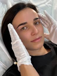 Hi Girls! I'm a brow artist from Yambol, Bulgaria. Instagram:  phibrows_zdravkatoneva🍀 I only use Bronsun tints, but I'd love to try the  Airbrush brows technique. Please share your experience and which brands