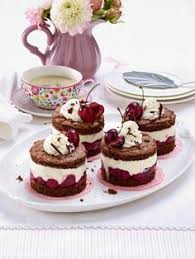 Alle Lieben Schwarzwalder Kirschtorte 19 Unwiderstehliche Interpretationen Wunderweib Kuchen Und Torten Rezepte Kuchen Und Torten Schwarzwalder Kirschtorte Rezept