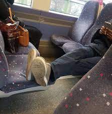   路见不平
