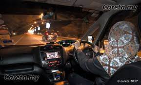 Bawak kereta pampuan 2 orang di depan. 11 Tips Memandu Malam Careta