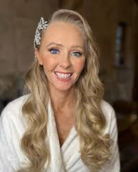 Sometimes you connect with a client beyond the job itself; this was one of  those for me. I felt so privileged to be apart of Roxanne's special day!  And this hair piece!!