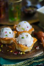 Baklava Ice Cream Sundae Cleobuttera Recipe Ice Cream Baklava Ramadan Desserts