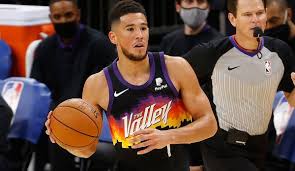 On nba 2k21, the current version of devin booker has an overall 2k rating of 89 with a build of a scoring machine. Nba Devin Booker Versenkt Die Boston Celtics Mit Clutch Jumper Phoenix Suns Holen Nachsten Sieg