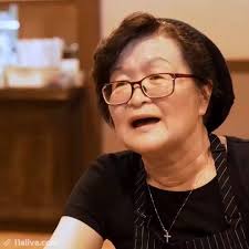 ESTA SEMANA, CATHERINE DENEUVE CUMPLE 76 AÑOS. ¡FELICIDADES! *En este  trailer de la película "La última locura de la Sra. Darling", Deneuve  interpreta a Claire Darling, una mujer que, convencida de que