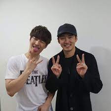 예비 신부는 뷰티 브랜드 대표로 윤계상과 다섯살의 나이 차이가 난다. Kmmqetogkm9lnm