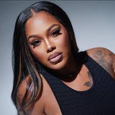 Andrea Hines's Instagram, Twitter & Facebook