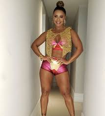 Maybe you would like to learn more about one of these? Viviane Araujo Ja Mostrou Insatisfacao Com O Salgueiro Confira As Polemicas Do Carnaval 2020 Do Rio De Janeiro Estrelando