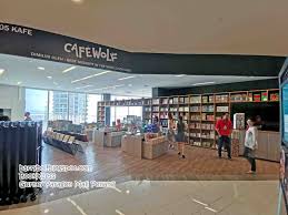 Gurney paragon is more modern than i thought before, they have h&m, jaya supermarket, victoria secret, sephora, and they have a delicate i think i saw vans shoes here or in gurney paragon, the neighbouring complex. Bookxcess Opens At Gurney Paragon Mall Penang