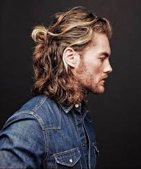 This can be baffling for men who favour long hair over short hair, however, can't discover wavy haircuts they cherish. 45 Suave Hairstyles For Men With Wavy Hair To Try Out Menhairstylist Com