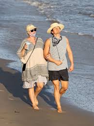 In early august, perry jokingly called him out for not. Pregnant Women Katy Perry And Orlando Bloom Enjoy A Walk On The Beach Before Baby Arrives Fr24 News English