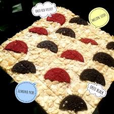 Selepas kek keras,potong dan boleh makan. Kek Batik Horlick Milky Cheese Shopee Malaysia