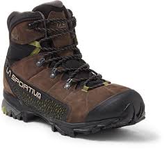 The key objective when looking for hiking boots is to always uphold on quality. The 10 Best Hiking Boots For Iceland To Hit The Trails
