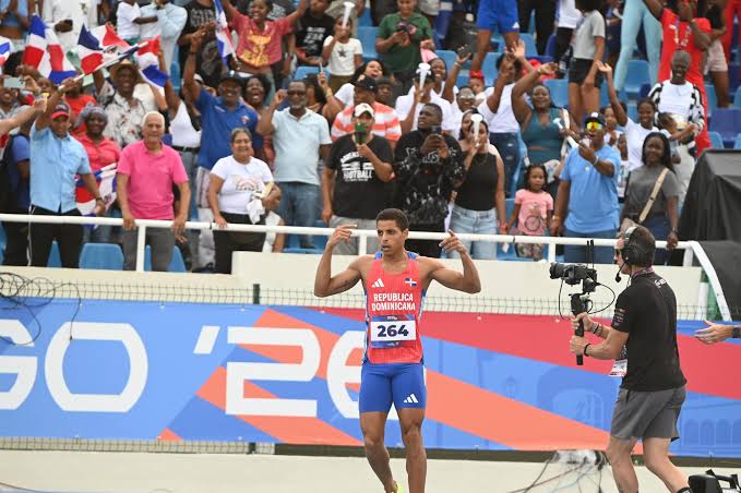 Dominicano Ferdy Agramonte gana oro en 800 metros