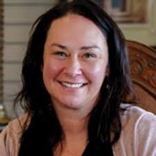 Kelly Schoen's Instagram, Twitter & Facebook