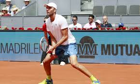 Start with a pair of versatile jeans, add a flirty top and complete the look with a polished handbag or standout shoes. Late Night Gym Sessions Part Of Usual Routine For Age Defying Ivo Karlovic Ubitennis