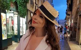 Andreea marin a vorbit despre rivalitatea pe care o are cu mihaela rădulescu. Andreea Marin Victima HoÈ›ilor Ce S A Intamplat In Casa Vedetei Tvr Impact