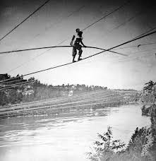 نتیجه جستجوی لغت [tightrope] در گوگل