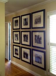 My New Favorite Photo Wall Frames From Ikea And Photos Can Be Changed Or Updated These Are A Few Of My Favorite Family Collage Muren Muurdecoratie Fotowand