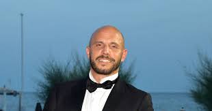 David Ban excédé : photo aux soins intensifs, fake news... au coeur d'une  polémique, sa réponse "aux abrutis"