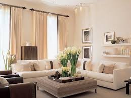 The texture of the rugs and the armchairs in combination with the greenery decor, makes this dining room very modern and imposing. Ad 100 Kelly Hoppen Architectural Digest
